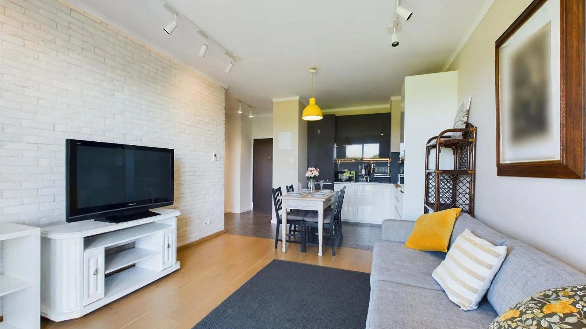 Apartment Sloneczny Apartament Czeslawa Milosza Z Parkingiem By Noclegi Renters Gdansk